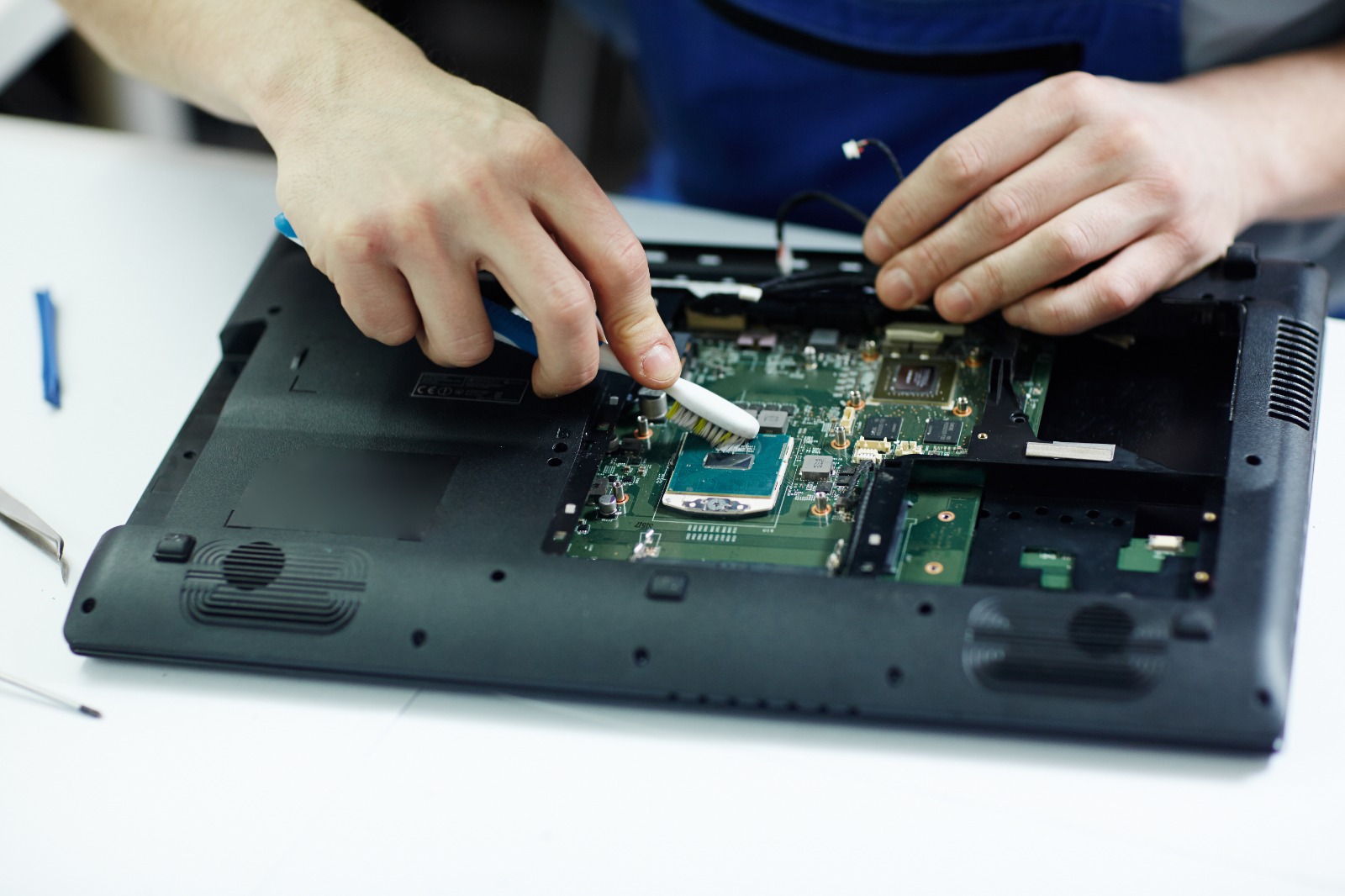 AMC Services Bengaluru for business laptops, desktops, and IT infrastructure maintenance.